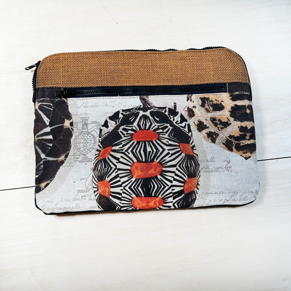 Sea Turtle Laptop Sleeve Case‎ Tapestry 13 inch Orange Brown NEW
